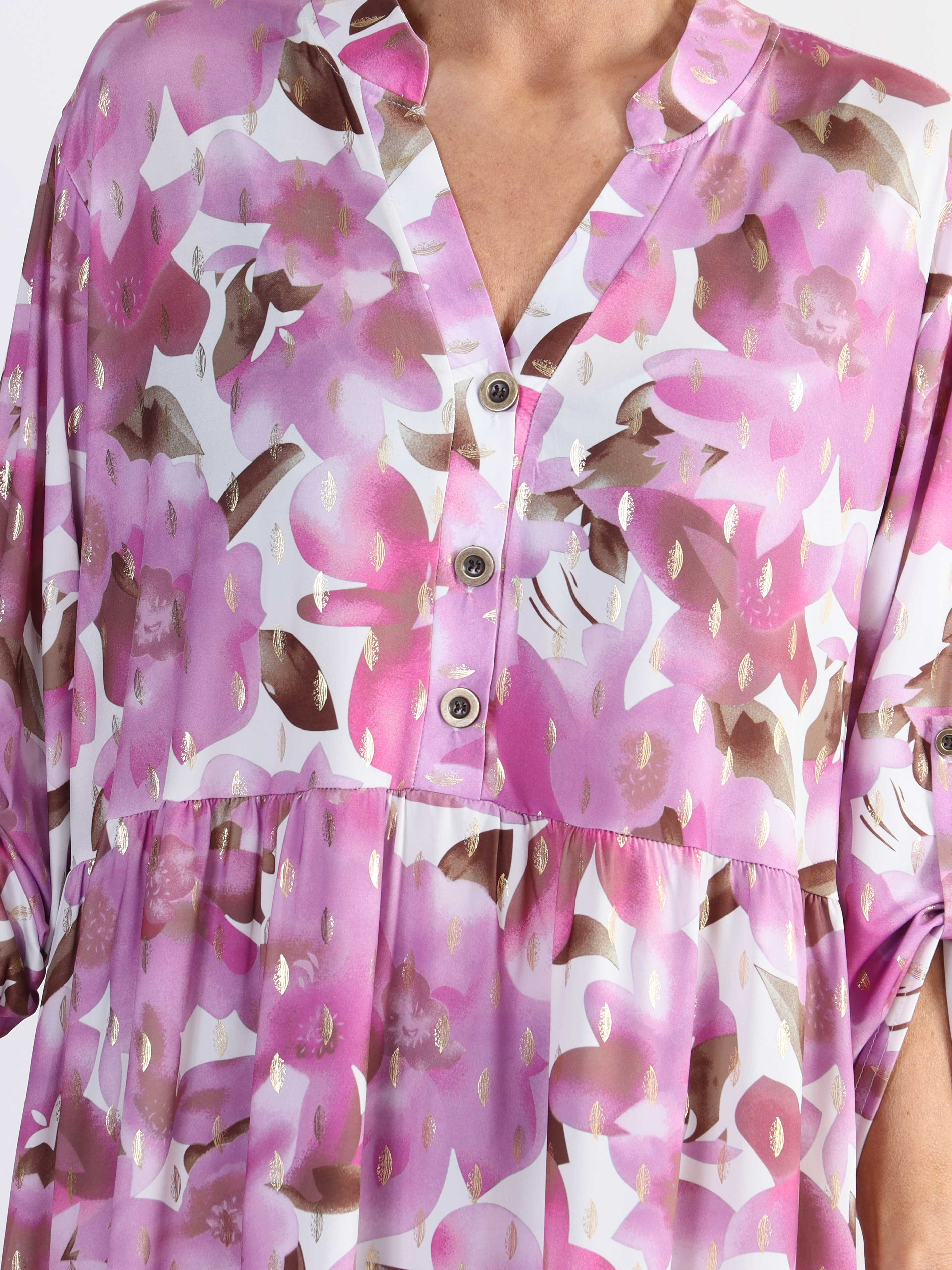 Milano Flower Midi - Plus size kjole med blomsterprint og lag på lag look